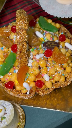 La tua tavola del Natale, firmata Pasticeria Napolitano Poderico: i dolci della tradizione si uniscono alla contemporaneità, per delle festività dal sapore dolce e inconfondibile...quello della nostra storica pasticceria ❤️ Vi aspettiamo in 📍 Piazza Luigi Poderico, 2, 80141 Napoli NA 🤳🏼 39 081456896 📲 napolitanopoderico@libero.it | Pasticceria Napolitano Poderico