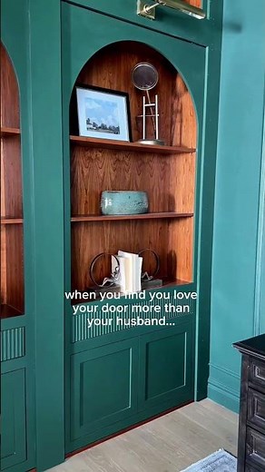 You've got to love this beautifully designed bookcase wall unit 😍