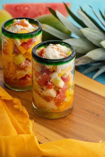 El Yucateco Hot Sauce has a new flavor expansion pack and I couldn’t wait to try their new hot sauces. For this Gazpacho Moreliano, I chose @elyucateco_hotsauce Chiltepin & Habanero hot sauce. This delicious sauce is packed full of unique flavor! The combination of habanero and chiltepin peppers create a brilliant burst of flavor with just the right amount of heat to compliment the sweetness of the fruit, creamy-saltiness of the cotija cheese and the zest of the onion bits. You can’t pass up thi