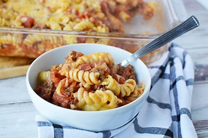 Old Fashioned Cheeseburger Casserole Recipe - BubbaPie