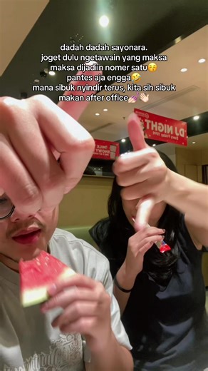 Dikasih semangka biar ada otak dikit tuh.