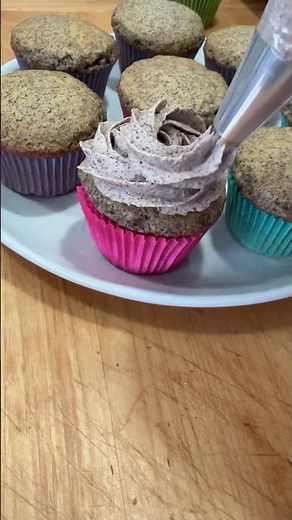 Make Yummy Oreo Cupcakes With Me!