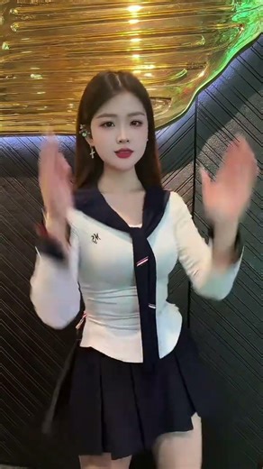 Let me see who hasn't learned this dance yet!#everydayhasmomentsworthreco...#whenhappygiveaslightsha