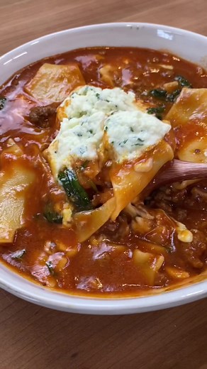 Delicious Lasagna Soup Recipe to Satisfy Your Cravings