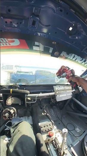 Windshield removal with string tool