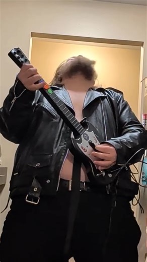 Scotty doesn't know I got all the moves #dance #techno #rave #scottydoesntknow | Aaron Hartman