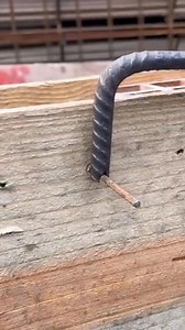 Mason builds a strong tool to lock formwork A simple tool changes the way it’s done #WorkshopHack #ConcreteFormwork #ConstructionTool | Do It YourSelf
