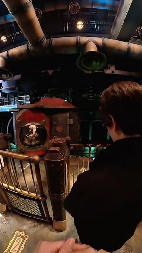 Descending Into the Ocean Depths | 20,000 Leagues Under the Sea at Tokyo DisneySea
