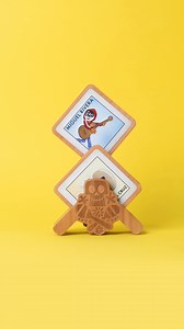 《玩轉極樂園》 新品個性十足，完美展現出電影中的獨特精髓 🛍️ 立即選購：http://spr.ly/6187otzZX Seize your moment and shop the newest items inspired by Disney and Pixar's Coco! #DisneyStoreHK #Coco #玩轉極樂園 | Disney Store