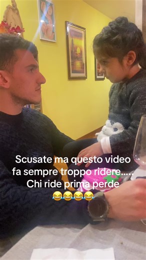 Divertente sfida: Chi ride prima perde!