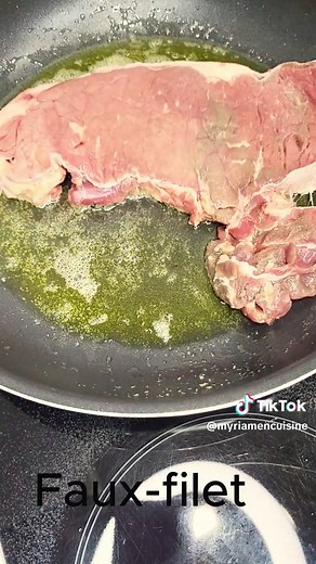 Recette facile de faux-filet sauce au poivre avec pommes de terre grenaille et légumes