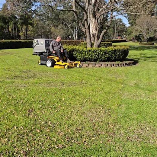 PRECISION, POWER & THE PERFECT CUT 🟡 Manoeuvre easily around trees, beds, and tight corners 🟡 Walker’s out-front deck and precision engineering leave a professional finish every time 🟡 Integrated components for smooth, powerful performance with minimal maintenance Walker Mowers aren’t just built to mow - they’re built to mow beautifully. 🟡 Enquire about 40 months interest-free finance starting 1 September 2025 👉 Book your FREE on-property demo now: walkermowers.com.au/book-a-demo #walkermow