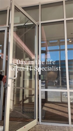 Day in the life of an IT Specialist #IT #chicago #dayinmylife #fyp #helpdesk