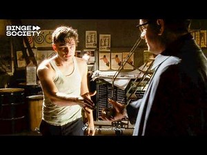Catch Me If You Can (2002): "Merry Christmas! You're under arrest!" | Full Scene