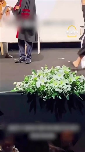 Tel Aviv University medical graduate used her graduation moment to protest the Gaza war, replacing "harm" with "genocide" in the Hippocratic Oath and making a bold anti-war statement. Fund honest independent Muslim journalism: https://support.islamchannel.tv | Islam Channel