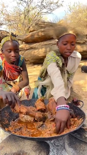 Hadzaba Women Enjoying a Traditional Wild Meal 😋🍖 | Authentic tribal Life.#shortsfeed