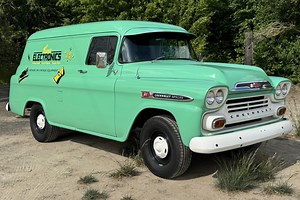 1959 Chevrolet Apache 3105 Panel Truck