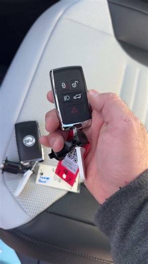 Land Rover has the BEST KEY!