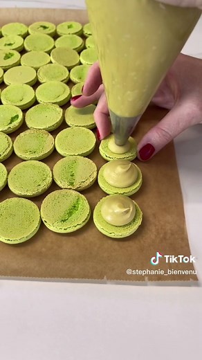Recette Ganache Pistache pour Macarons et Tartes aux Framboises