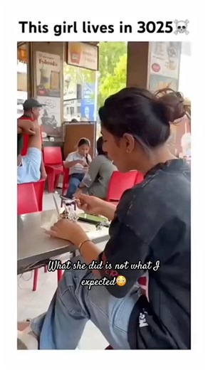 This coder girl seems to be from future😶‍🌫️#trendung #coding #ai #yt #programming #tech #future