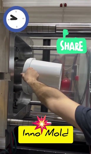 Plastic injection mold ejector system