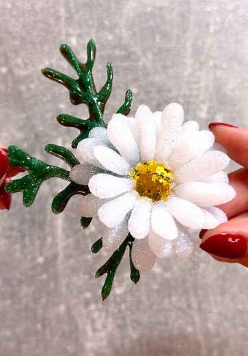 DIY Daisy Magnet: Easy Floral Fridge Magnet Tutorial