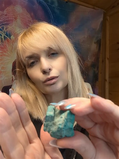 Malachite is known as a powerful stone of protection, growth, and transformation 🌿 This gentle energy cleanse is here to help you ward off negative energy and embrace new beginnings at your own pace. ✨ Take what resonates ✨ Leave what doesn’t ✨ Save to receive again Comment CLEAR or NEW if this found you at the right time 💚 #Malachite #EnergyCleanse #NegativeEnergyRelease #NewBeginnings #SpiritualTikTok