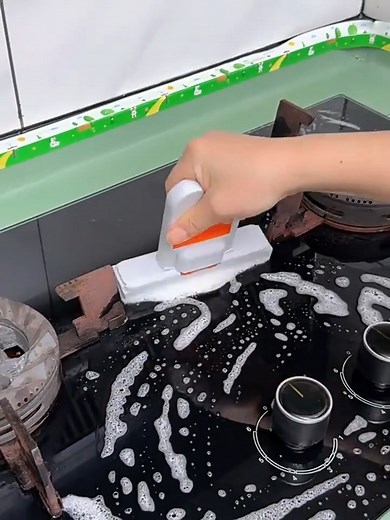 🧹✨💛 Clean Your Space in a Snap — No Water Needed! 💛✨🧹 Introducing our 4pcs No-Wash Desktop Cleaner Set — a handy kit with 1 mop 3 sponges that makes quick cleaning easy, fast, and fun! 😍🧽 Perfect for home, office, kitchen, bathroom, or any small space, this foldable, space-saving cleaner helps you keep every surface spotless with ZERO hassle 💫💖 Why you’ll LOVE it 😍👇 ✅ 1 mop 3 sponges — everything you need in one set ✅ Foldable & compact — easy to store anywhere 🏡 ✅ Durable plastic & s