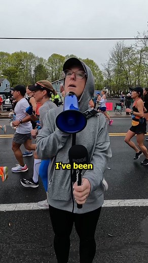 Moral of the story is spectating a marathon is a sport requiring copious amounts of training lol huge congrats to Regan @venturetravelist for overcoming adversity and finishing your first marathon! 🤩 #runningcommunity #runners #marathon