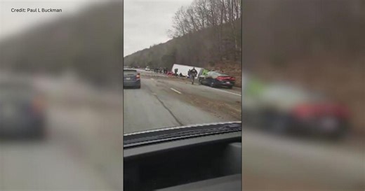 1 dead, 11 injured in tour bus crash on I-87 in New York