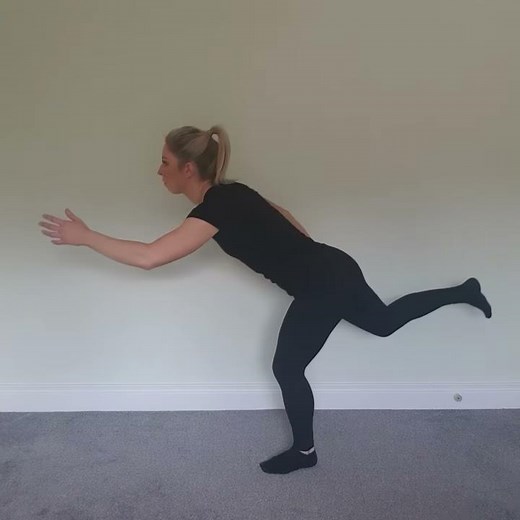 @DownBelowPhysio - Running man single leg