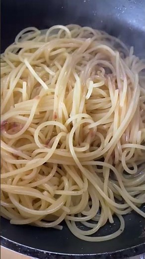 30/12/25: Le ricette di Irma "Spaghetti acciughe e mollica 😋😋"