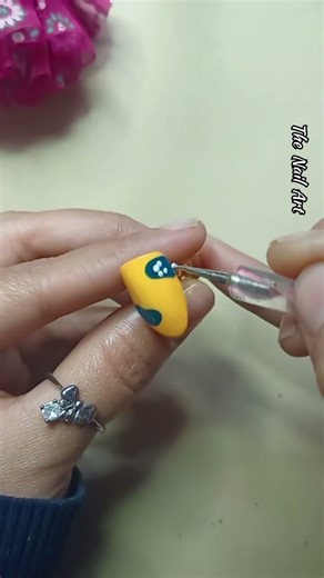 easy flower nail art tutorial 💅🌸#easynails #nails #naildesigns #tutorial