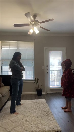 Dos locos en casa es mucho 🤣 #dance #momson #dancefight | dance