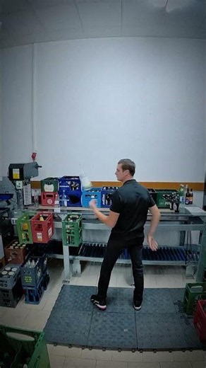 Du wirst nicht glauben, was hinter den Pfandautomaten abgeht!