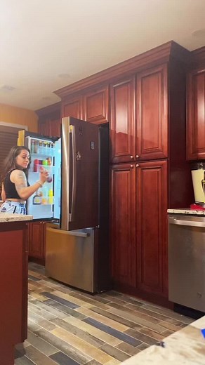 Trying Java chip Oreos for the first time 💕