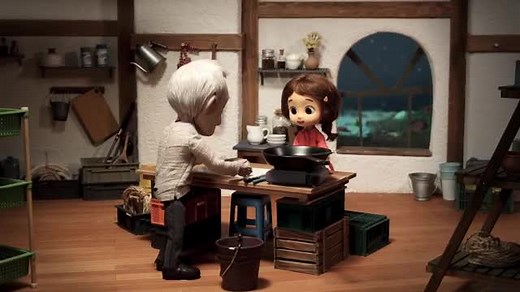 Now the fight truly begins! Recently at the 5th United Nations Environment Assembly (UNEA5), governments adopted a resolution officially opening negotiations for a global plastics treaty as a solution to the plastic pollution crisis. And we are one step closer in the UN process to seal it. Negotiations will start later this year, with the goal of completing the process by the end of 2024. A strong global plastics treaty means ensuring a holistic approach to ending the plastic pollution crisis by