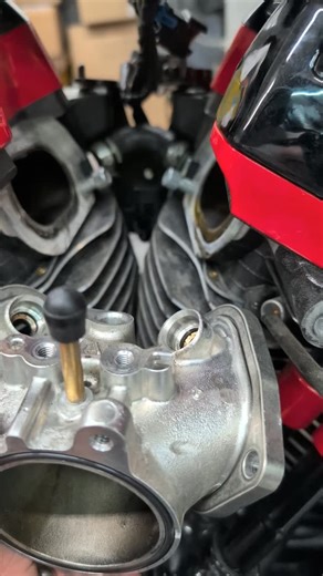 Gen 2 intake manifold seals ! Air leaks causing all kinds of running/ tuning issues. Can't Dyno tune if they're leaking ! If a bike has an intake leak, it could be the kiss of death to your engine ! #thundervalleycycles #harleydynotuning #harleydavidson | Thunder Valley Cycles