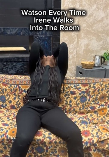 While Holmes is detecting danger…Watson is detecting Irene is about to enter. — — Ms. Holmes & Ms. Watson – Apt. 2B runs March 5–8 at the Mallette Studio Theatre! Tickets are available for purchase through the link in our bio. — — Stay tuned for more content on upcoming shows and more information/features on our program, students, and faculty. #u#usitheatrep#performingartsc#collegetheatreu#universityofsouthernindianaholmesandwatson