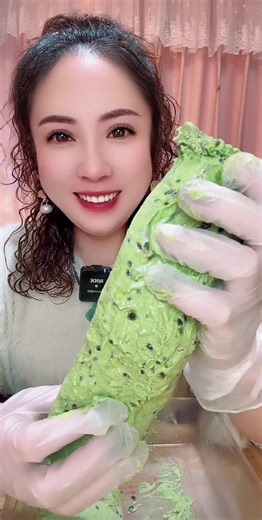 Indulge in Crunchy Matcha Flavored Ice ASMR Sounds