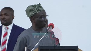 Governor Okpebholo Swears-in 5 Member Edo Civil Service Commission Edo state governor Monday Okpebholo has sworn in a five member state civil service commission. This is coming a few months after the former body under the Godwin Obaseki's administration was sacked by the governor . Addressing the chairman and members of the commission, governor Okpebholo charged them to lead the people diligently. Responding, the chairman of the commission Mr. Samuel Ose promised effective service delivery. | Ga