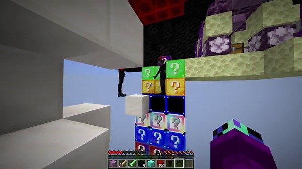 LUCKY BLOCK TOWER RACE with SPEAKER WOMAN in Minecraft!