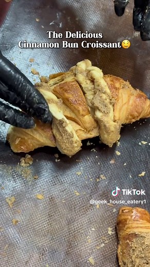 Two obsessions, one masterpiece. Introducing our Cinnamon Bun Croissant—a flakey, buttery fusion of two favorites you won’t be able to resist! 🥐✨ #geekhouseeatery #pretoriabakery #geekhouse #pretoria #bakerygauteng #gautengtourism #pretoriarestaurants #pretoriafoodies #coffeeshops #foodie #frenchbakery #breakfast #restaurant #sourdoughbread #custard #doughnuts #southafrica #creamcheese #cookies #burger #sourdoughwaffles #chocolate #cinnamonbun #croissants