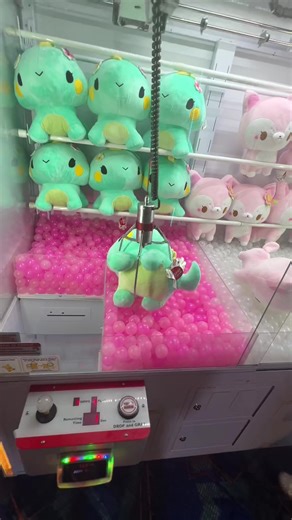 🤷‍♂️ No fancy edits, just watch this win This was a few weeks ago when I took the whole family to Round 1. I was literally walking to this machine as my first machine to play, first swipe and everything. My wife was expecting me to try to win with swing technique after a few tries, but we did NOT expect this! 🤣 It was a good start to the day! 👾👾👾👾👾 🎯 FOLLOW for tips, tricks, & hacks to WIN more plushies! Follow my journey of wins, fails, and strategies! 🕹️ REPOST and learn how to grab s