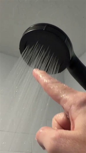 The shower head that gives you an oasis in your bathroom… eskiin gives you a FILTERED shower head to