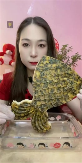 Fish Tail Shaped Foam Ice: ASMR Experience