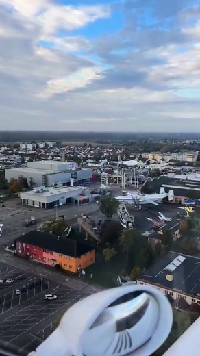 An alle Privatpiloten und Luftsportgeräteführer unter euch: Sagt mal, funkt ihr auf Deutsch oder auf Englisch? 😄 #fly #fliegenlernen #privatpilot #motorflugzeug #speyer #bzf #sprechfunk #flying #womenpilot #airplane #flugplatz #pilot #aviation #privatepilot #airplane #womenpilot #fliegen #fly #cockpit #flying #dynamic #fliegenlernen #flugzeug #aviationexam #motorflugzeug #ultraleichtflugzeug #privatpilot #freiheit #airport #airplanes #flugplatz #womanpilot #dynamicwt9 #flughafen #aviationquiz #