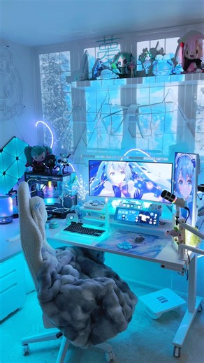 Are you getting cold weather yet or still warm?🌧️#snowmiku #mikuhatsune #miku #gamingsetup #pcsetup