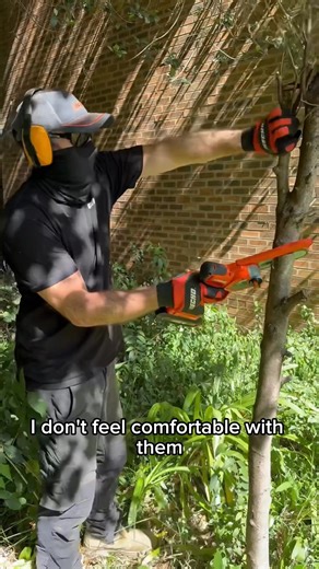 My great mates at ECHO USA sent me out the ECHO DHS-3006 Handheld Pruning Saw and the SRM-2120 Trimmer to try out. #echotools #echotoolsusa #tools | Nathans Lawns and Gardens