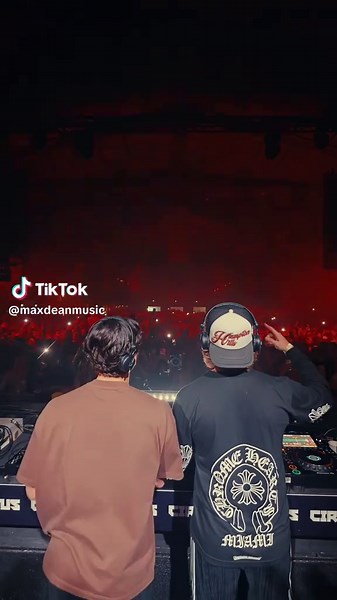 Cuttin rug with the baker | cutting a rug